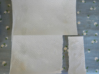 comparing cloth and paper napkins