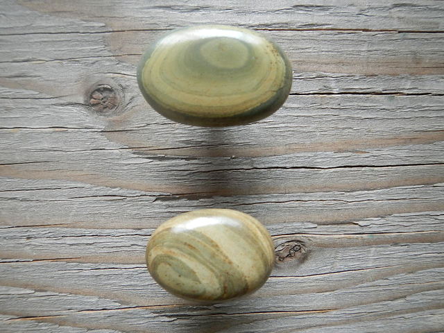 montana river rock drawer pulls and cabinet knobs