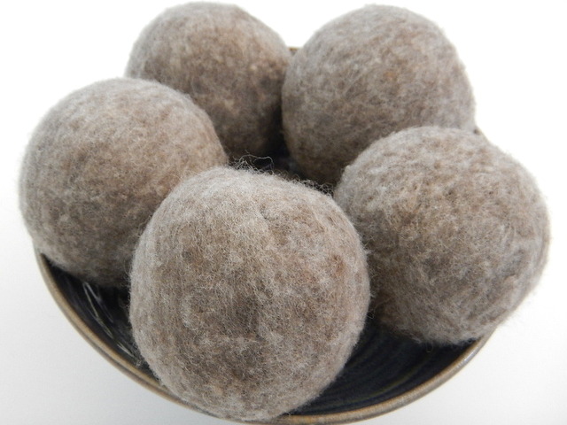 wool dryer balls to reduce drying time and naturally reduce static